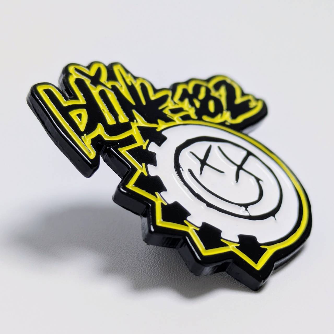 送料無料！ ★ピンズ PINS★ピンバッジ 【 ブリンク 182 （blink-182）】 〚アメリカン雑貨 アメトイ〛