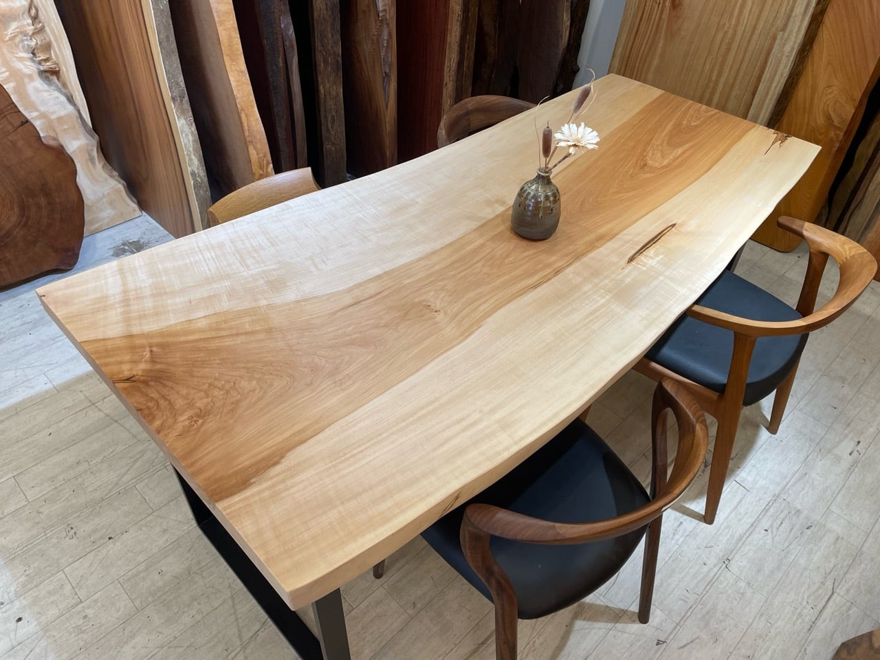 貸出中】栃（トチ）_1900×730-745×50_浅草本店_テーブル天板/一枚板