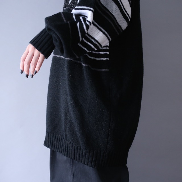 "SOUTH POLE" monotone coloring border pattern over silhouette knit