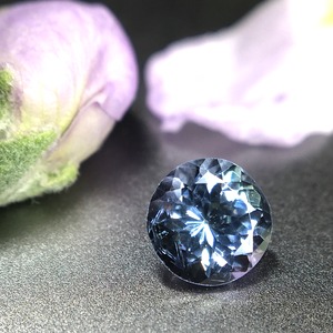 繊細に溶け合う蒼翠色 0.6ct UP 天然 非加熱 タンザナイト