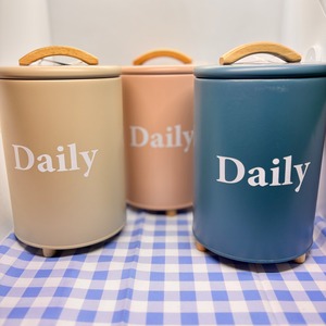 蓋の取手の木がリッチ感ある収納ケース　ボワット・ラウンドケース