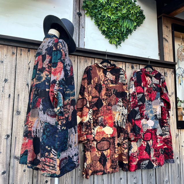 グラフィック柄シャツ