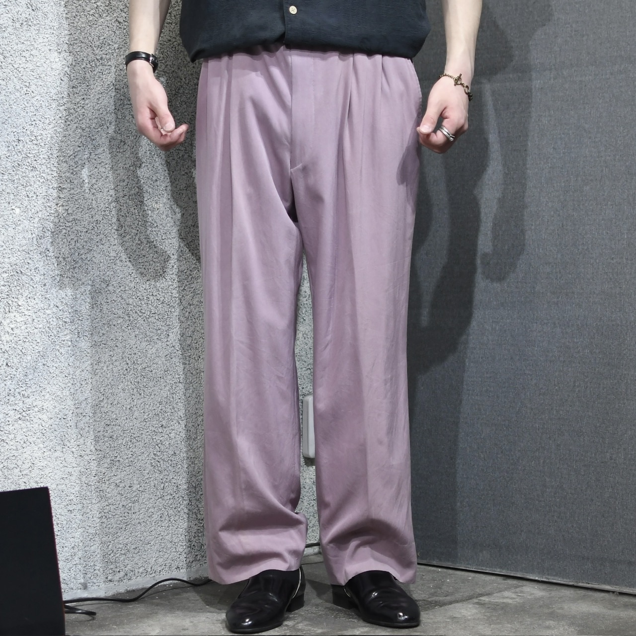drape silhouette 2tuck rayon blend slacks pink
