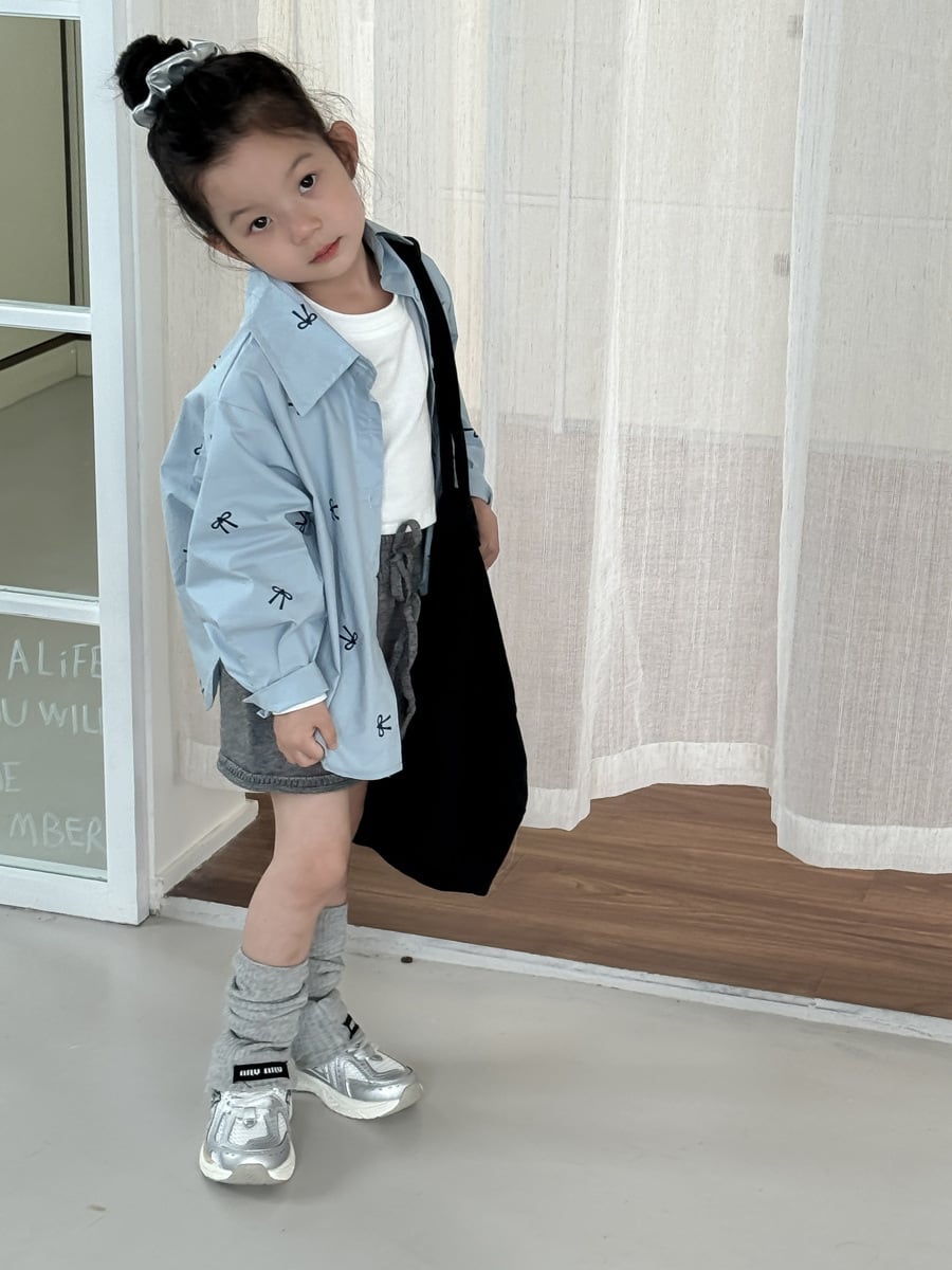 リボンプリントシャツ