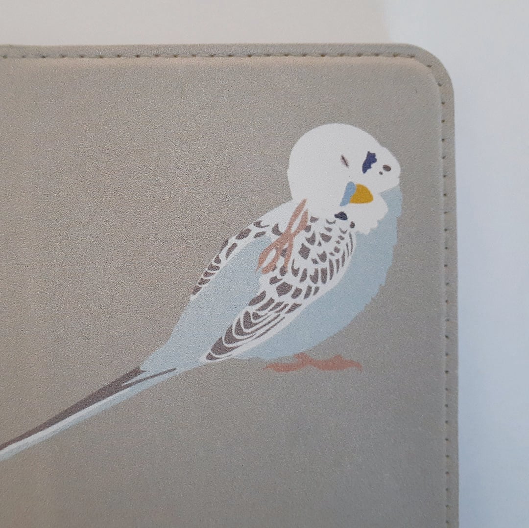 ほぼ全機種対応　手帳型　スマホケース　スマホカバー（対応専用ケース、カメラホール付）　インコ　セキセイインコ