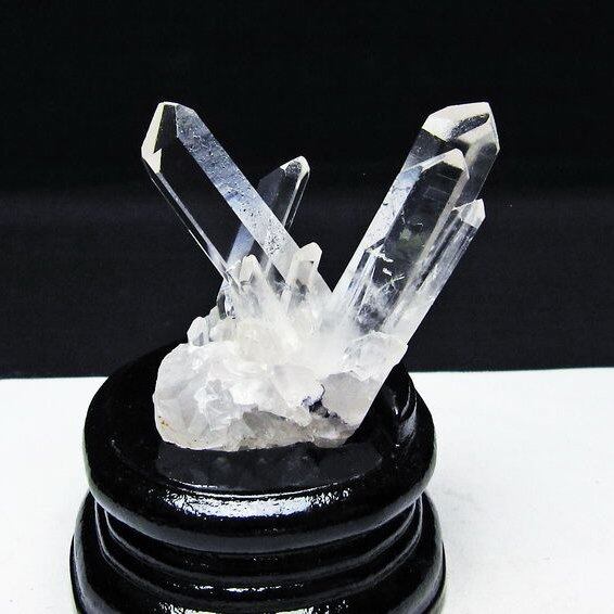 水晶 クラスター マダガスカル産 台座付属 水晶 原石 一点物 172-4357