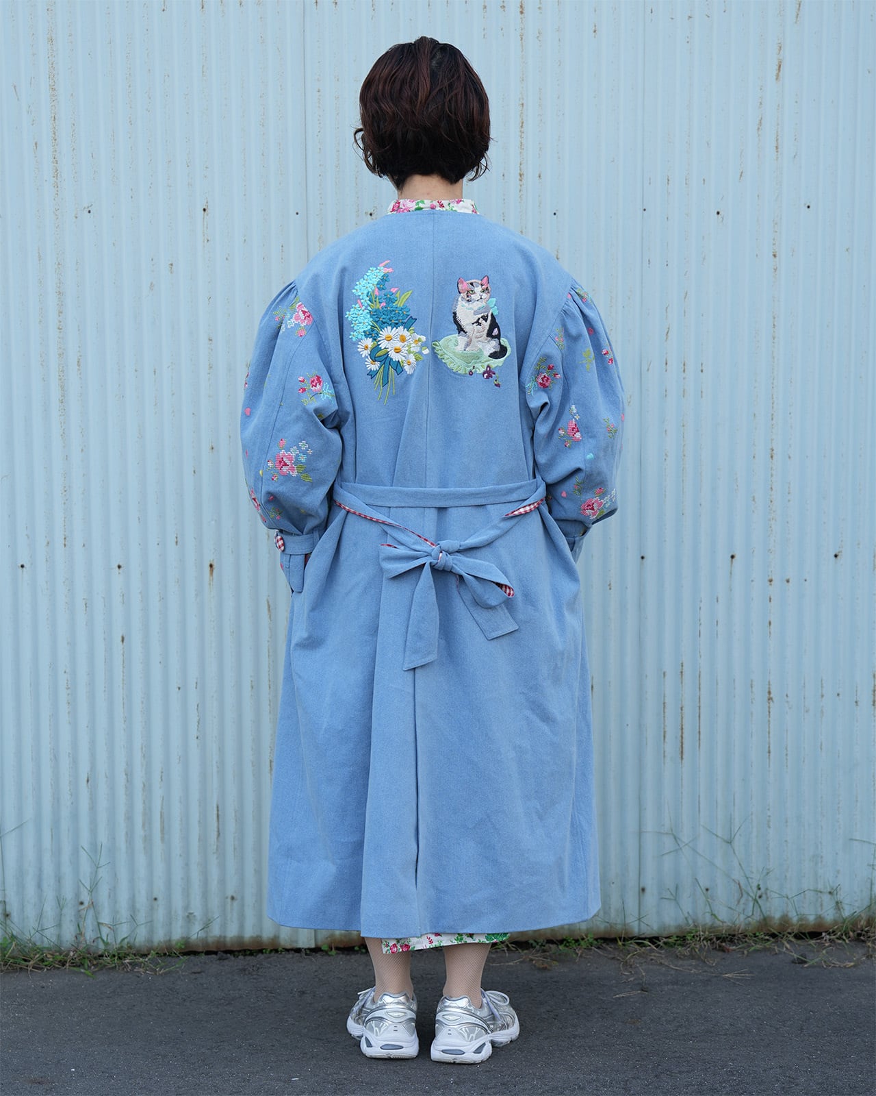 刺繍デニムコート Collarless embroidered coat (Light blue