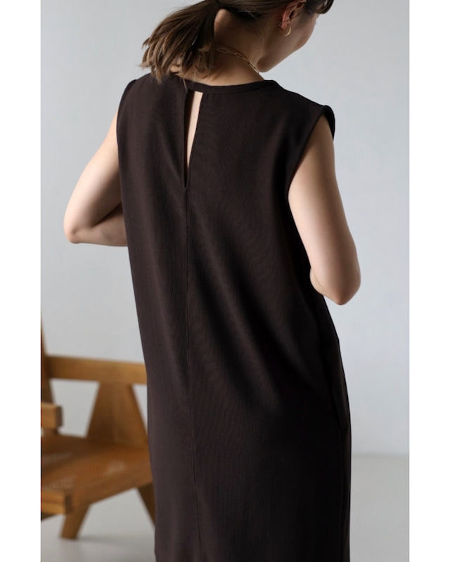 バックVオープンワンピース