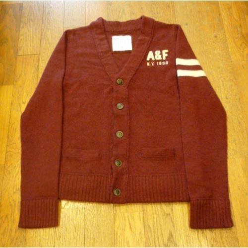 送料無料 !! Abercrombie & Fitch の 古着 カーディガン (XXL) ワインレッド