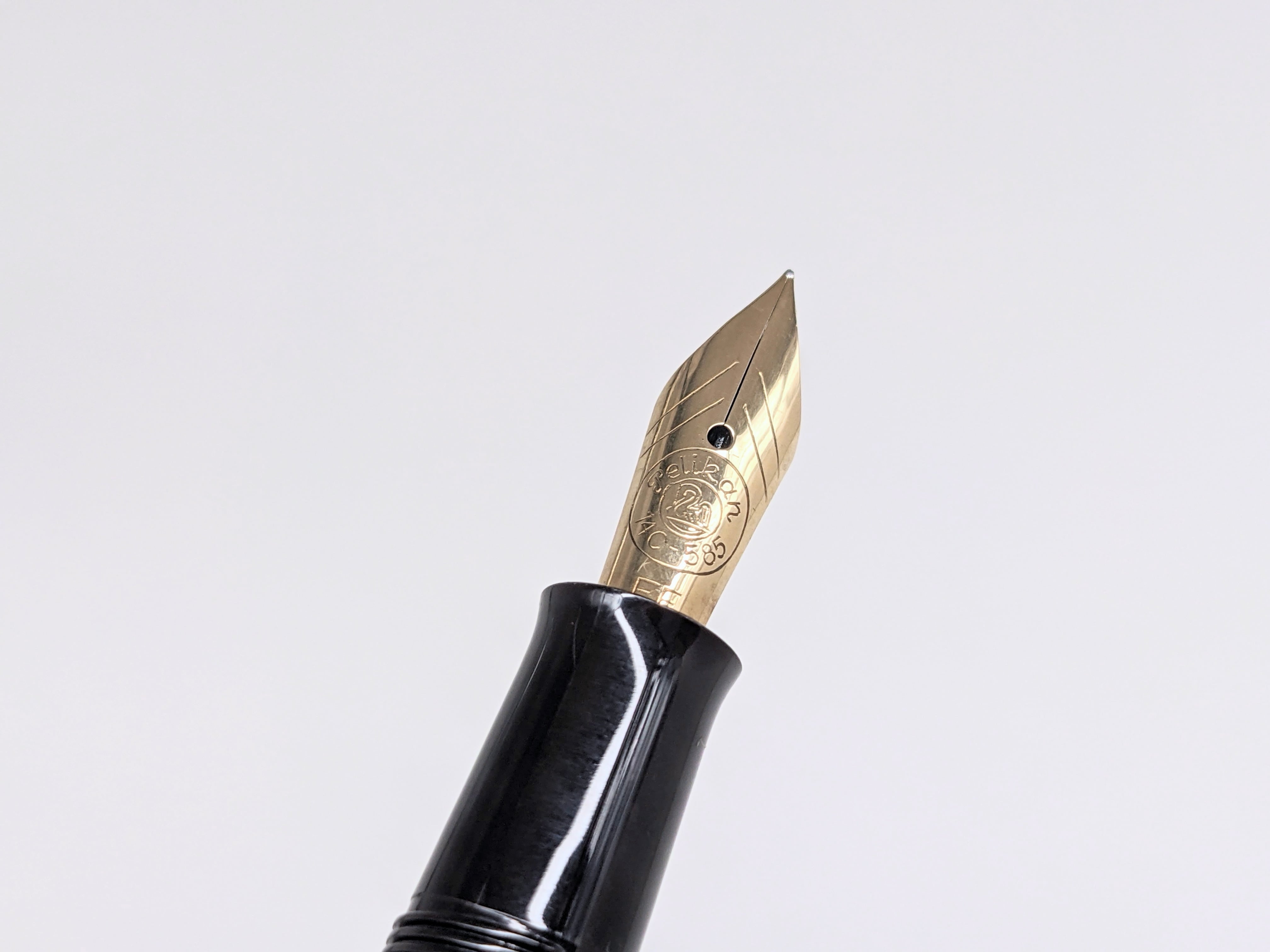 Pelikan ペリカン 400 vintage The Pelikan 400 And Its Many Forms - The Pelikan's Perch The