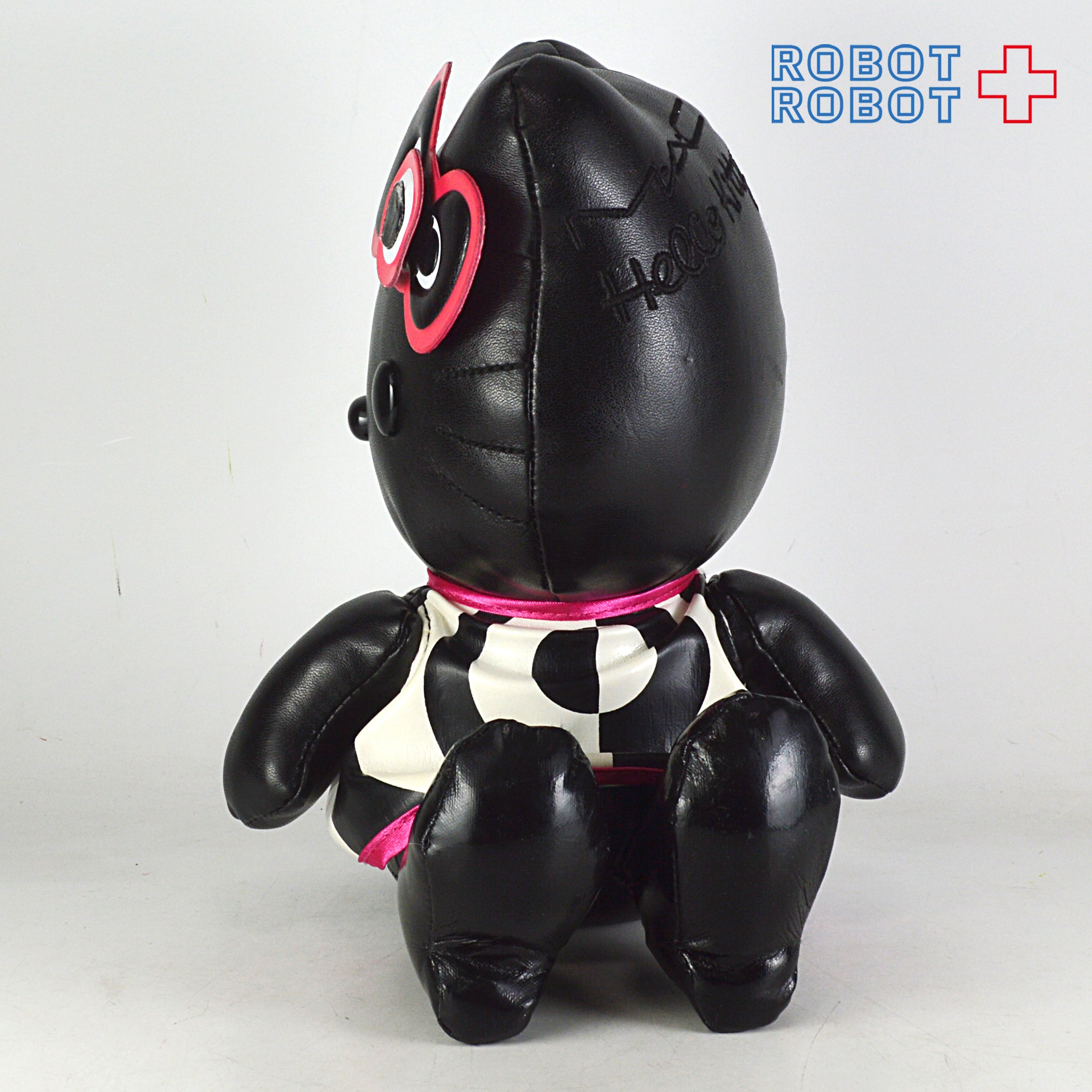 MACコスメティックス x ハロー・キティ 黒ぬいぐるみ | ROBOTROBOT