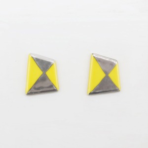 【eb2】Lサイズ 色釉 YELLOW イヤリング／ピアス／ノンホールピアス／樹脂ピアス