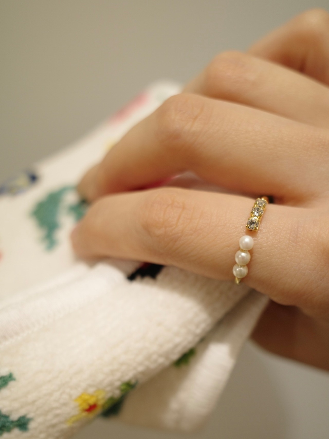 soft pearl line ring