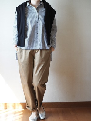 タックテーパードパンツ <ベージュ>