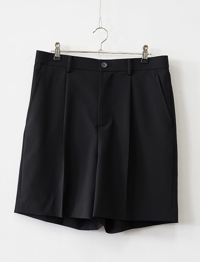 DIGAWEL : 1 TUCK SHORTS / BLACK