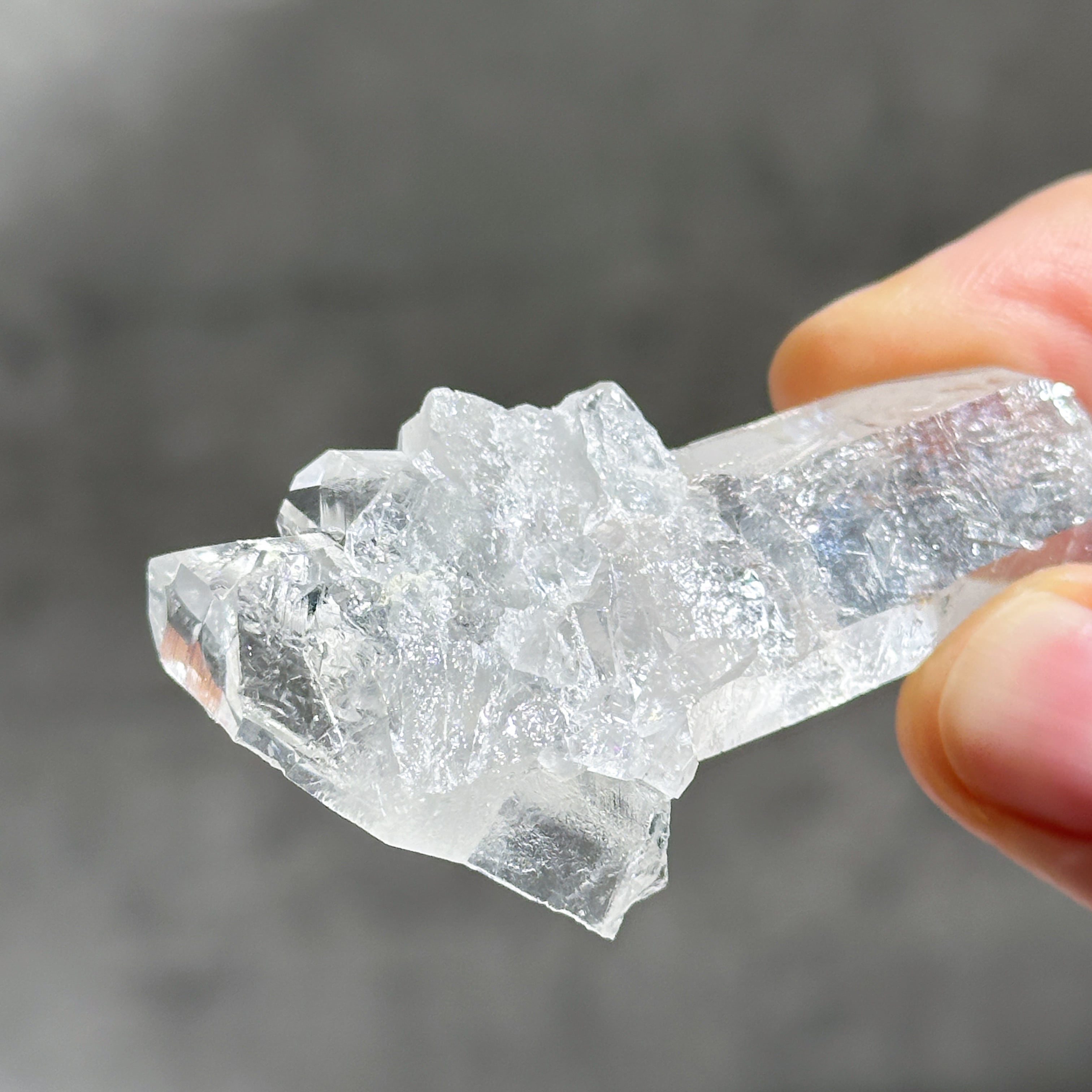 クリア水晶クラスター　328g インテリアストーン　天然石 ゼッカ産水晶クリアクォーツ クラスター83◇ Clear Quartz ◇天然石