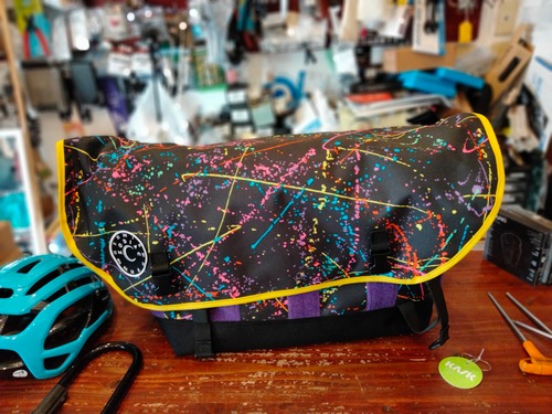 ZODIAC BAGGAGE Sling Messenger Bag / Large