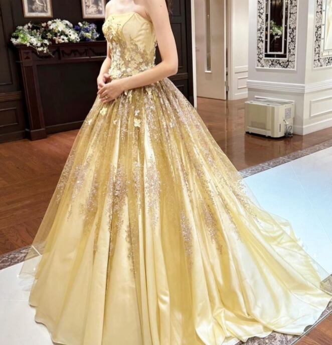 バック編み上げ式 薔薇 ゴールドラメ カラードレス 結婚式 花嫁