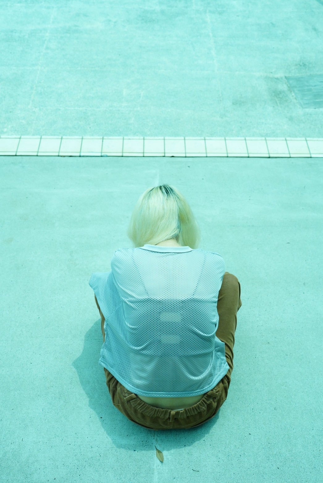 LILLY DEL SALONE × MOON TREE  PLANET MESH SHORT PULOVER]