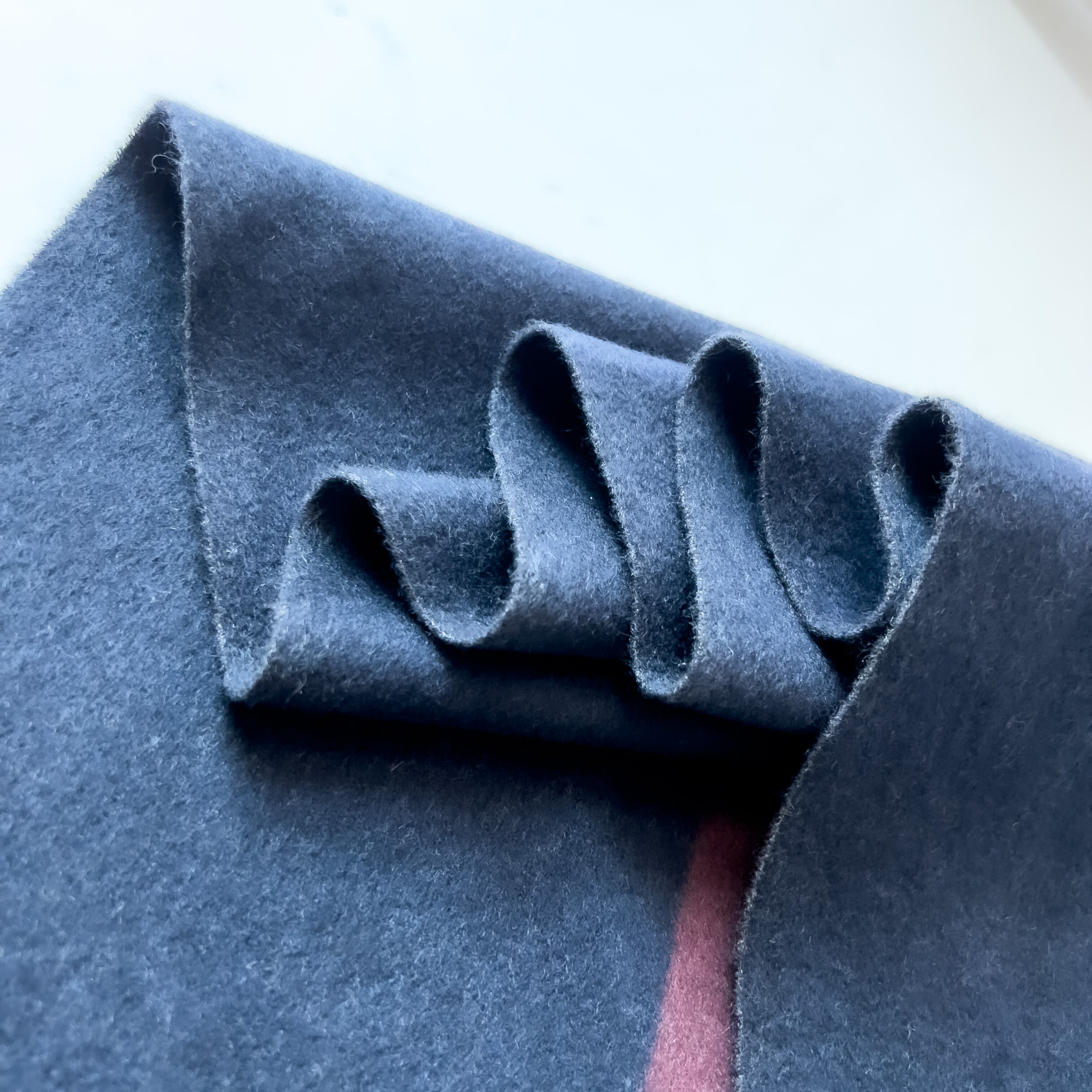 PRADA” navy × burgundy Two-tone color cashmere100% scarf プラダ