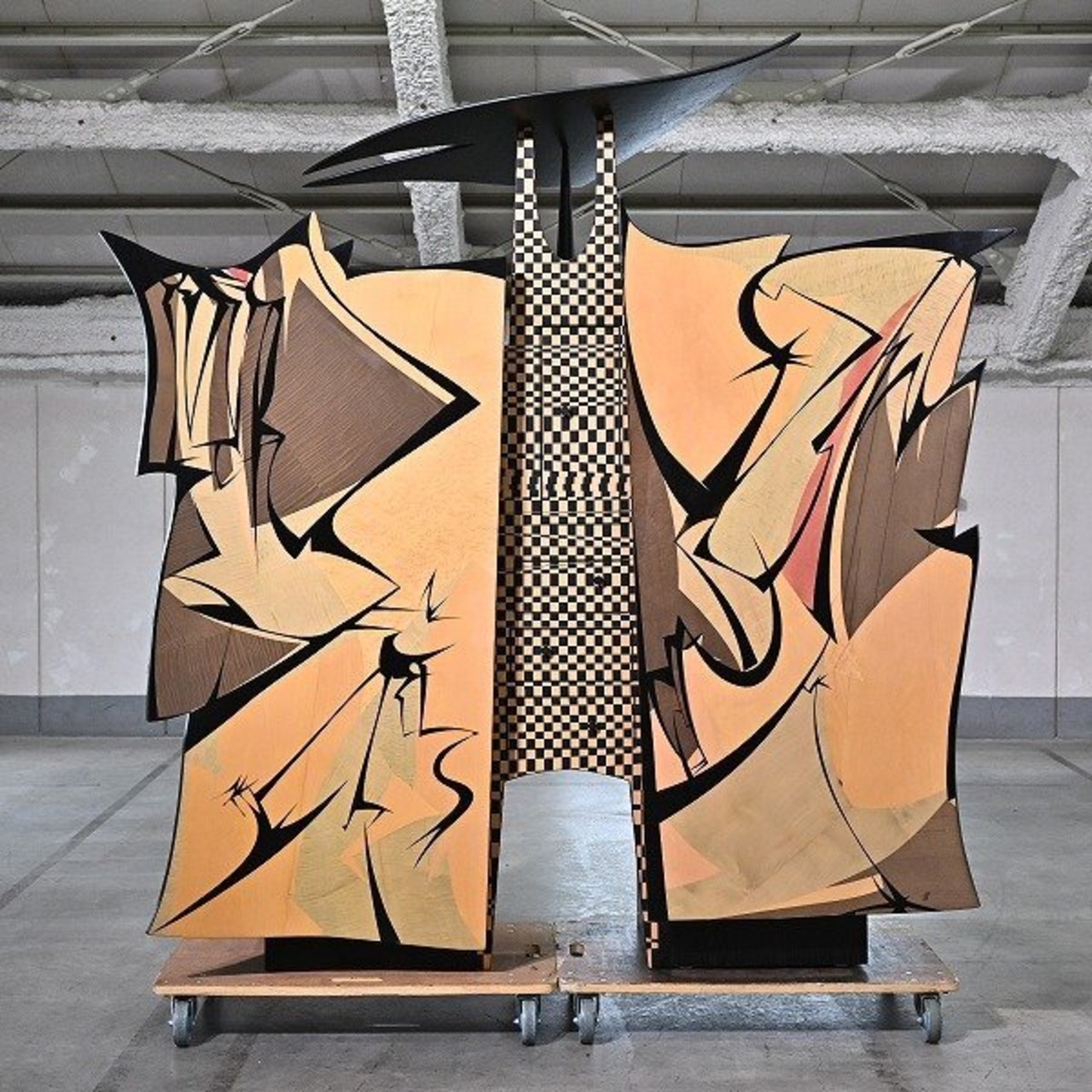 クリストフマッソン 1200万「Issey 1/イッセイ」ワードローブ 洋服箪笥 収納 アート モード バーズアイ Christophe Masson キャビネット【中古家具/中古インテリア/USED家具ユーズド家具/リサイクル】