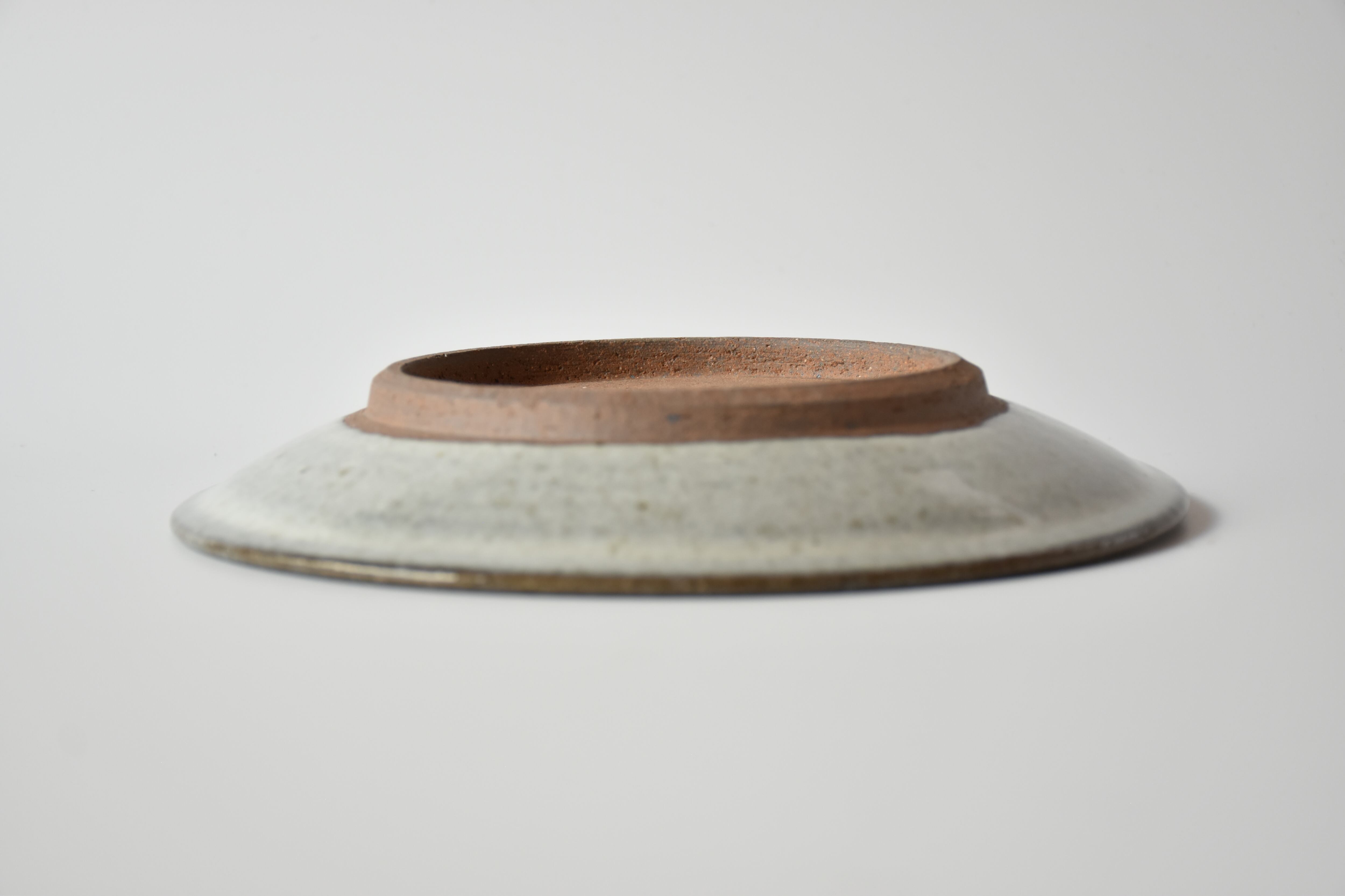 小代瑞穂窯 / 福田るい : しのぎ 7寸皿 縦しのぎ 白 | 器と暮らし 旅船頭