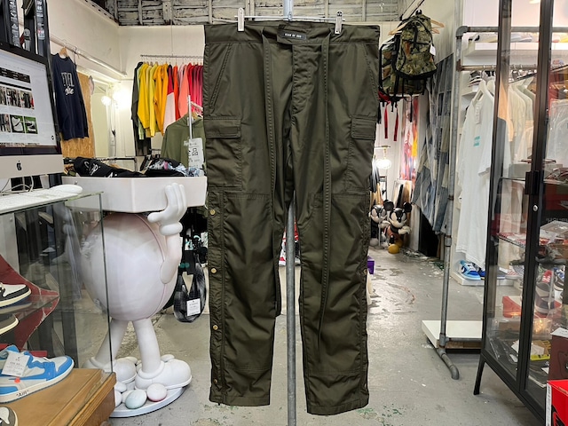 FEAR OF GOD SIX COLLECTION SIDE SNAP CARGO PANT OLIVE LARGE 26025