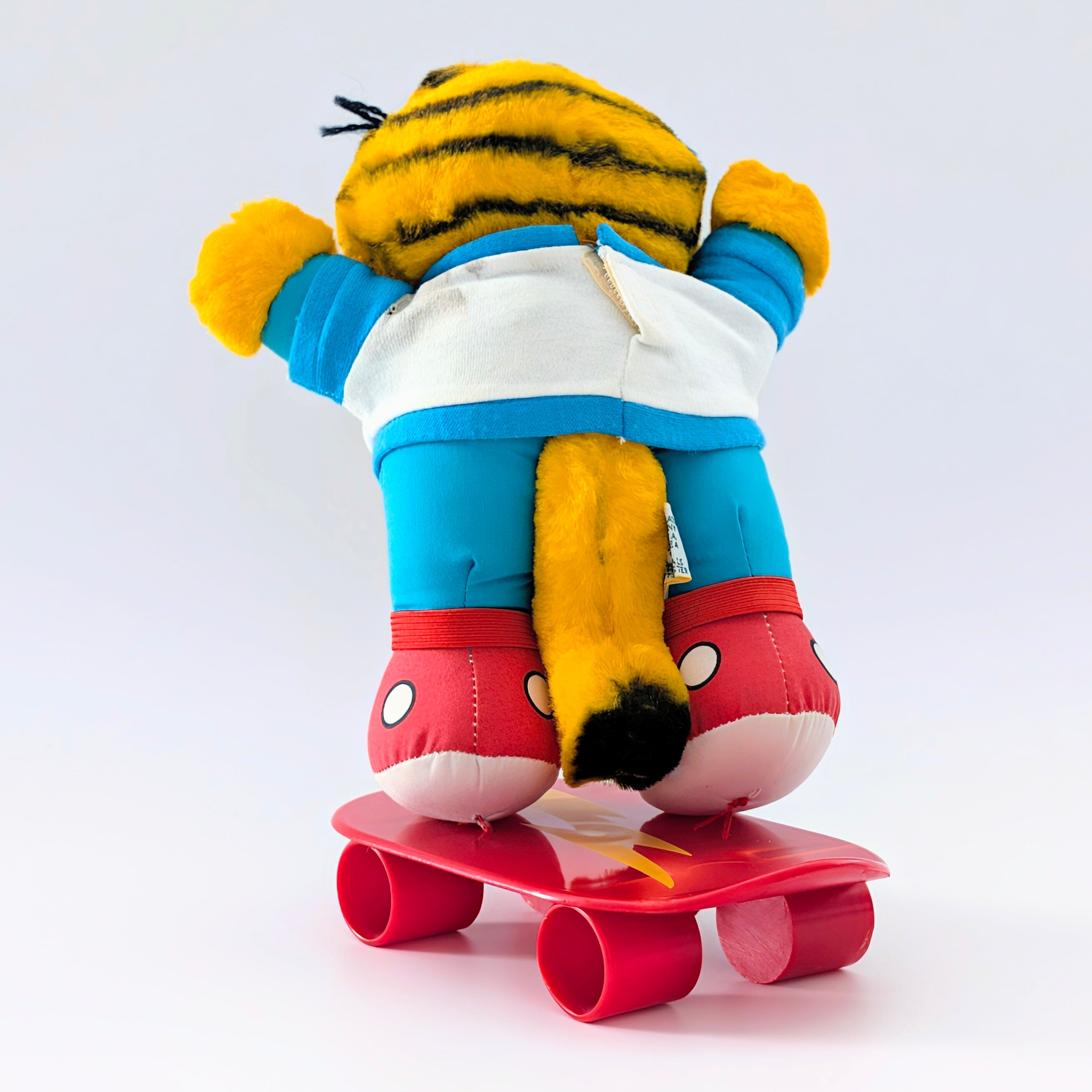 ☆ VINTAGE 1980年代初期 ☆【 Garfield ( ガーフィールド ) 】『 Life in The Fast Lane"「スリル満点の人生」』Garfield riding a skateboard!ぬいぐるみ / プラッシュ / plush / 1980年代年製 〚アメリカン雑貨 アメトイ〛