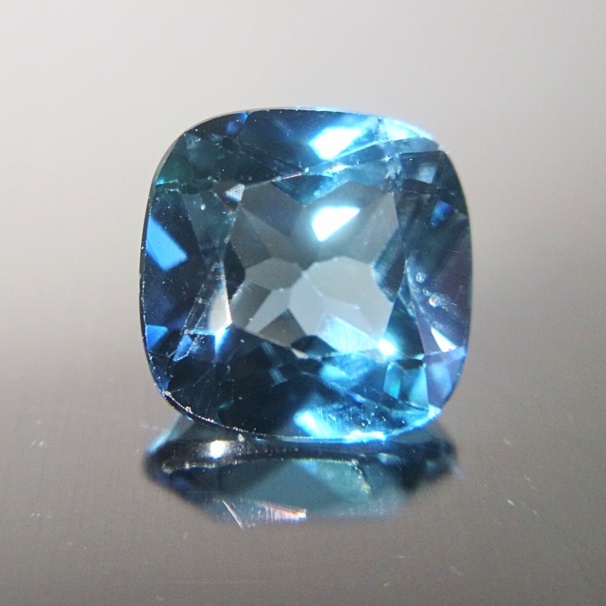 ロンドンブルートパーズ　ルース　約3.15ct 【319】