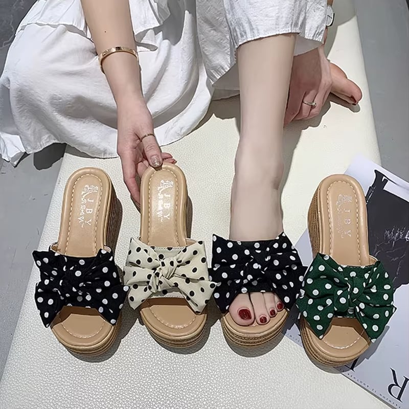 【Shoes】ドット柄厚底サンダル Q8441