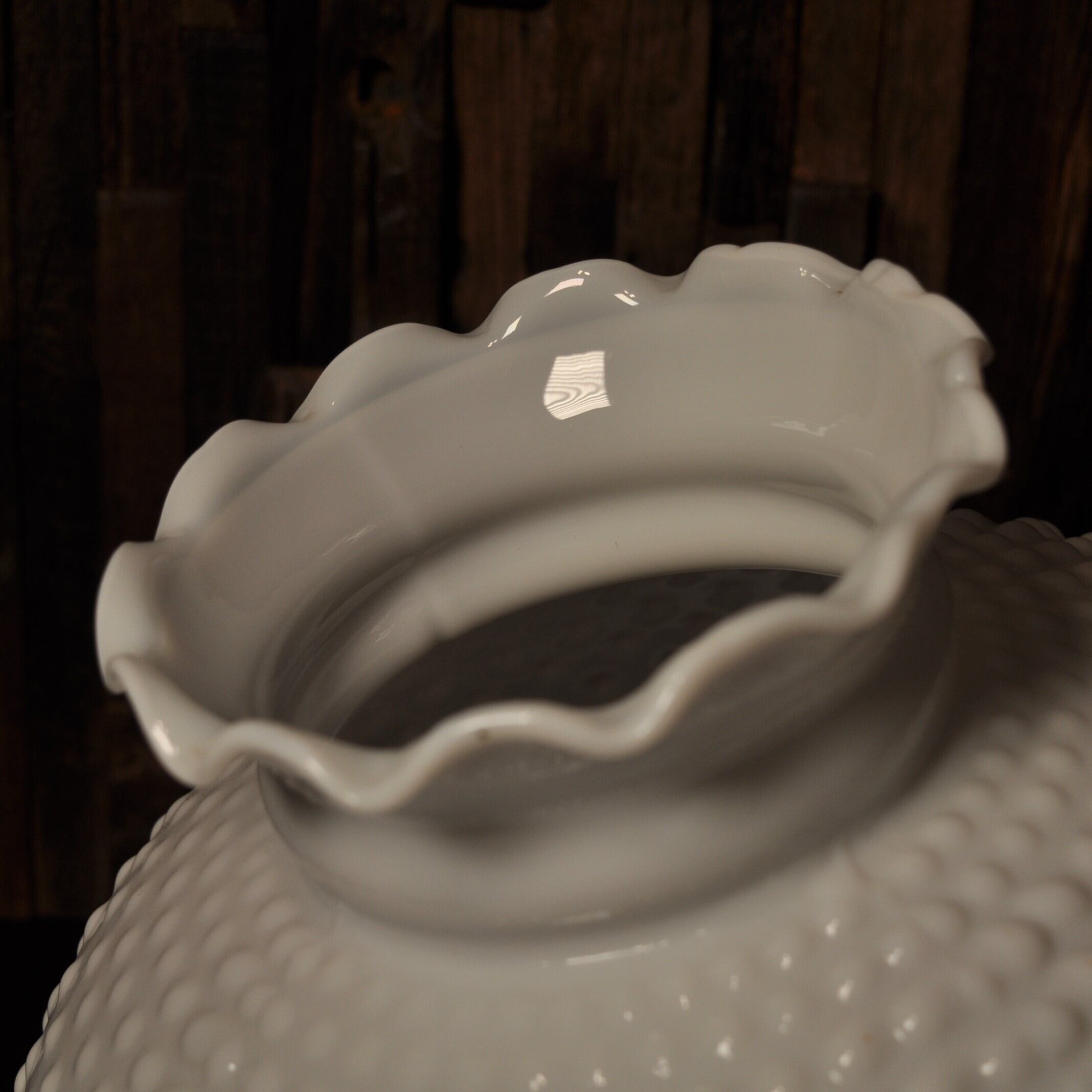 ホブネイル柄 ミルクガラスシェード クイックライト MILK GLASS SHADE