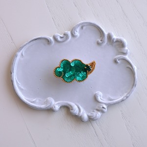 きんとうん／ Flying Nimbus  ブローチ グリーン