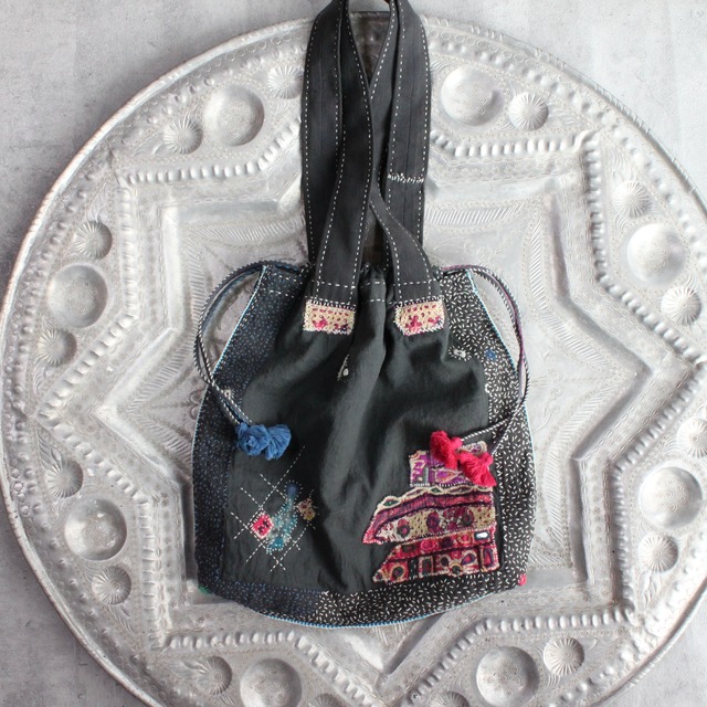 刺し子とインド刺繍のバッグ