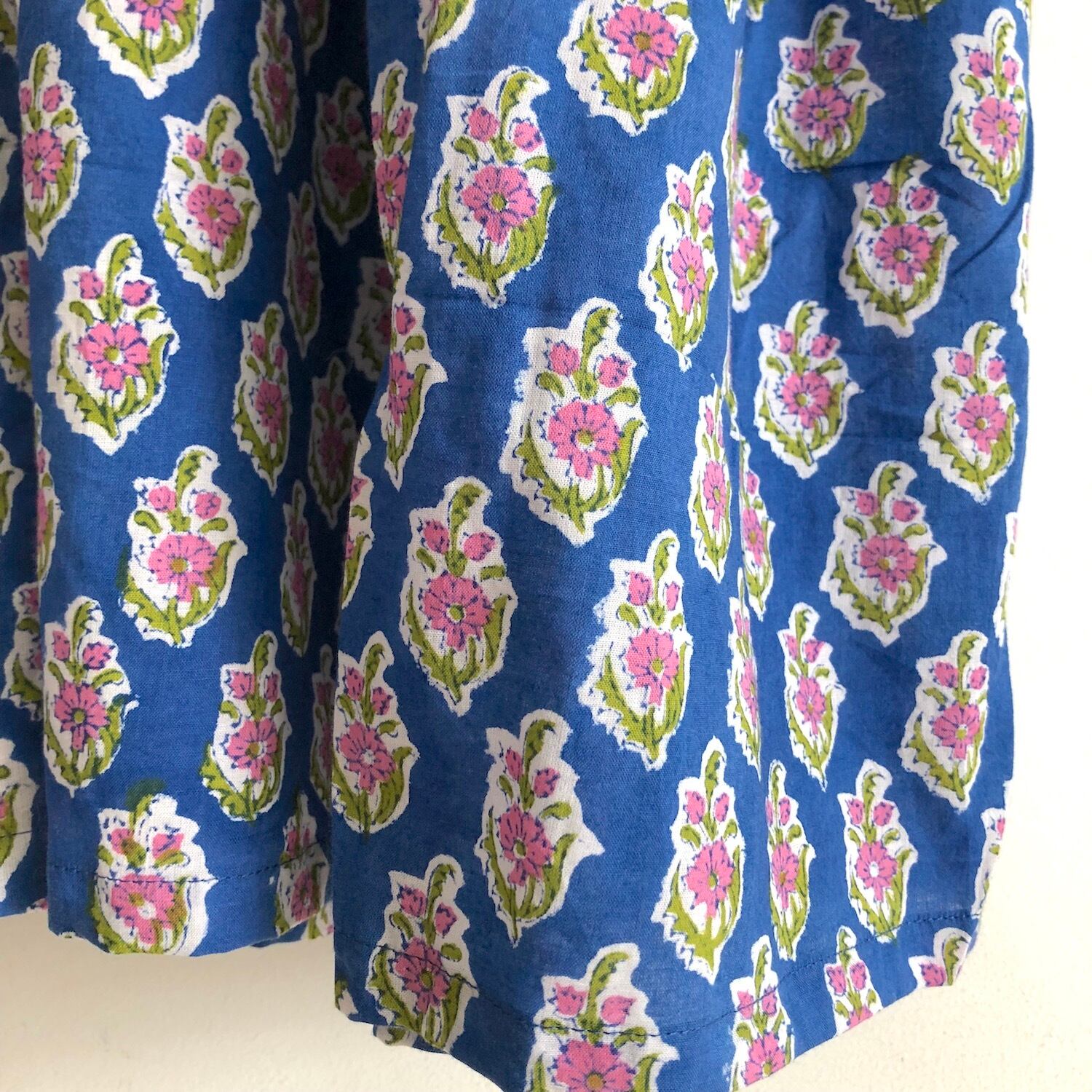 マキシ丈 くるみボタンのワンピースコート|04