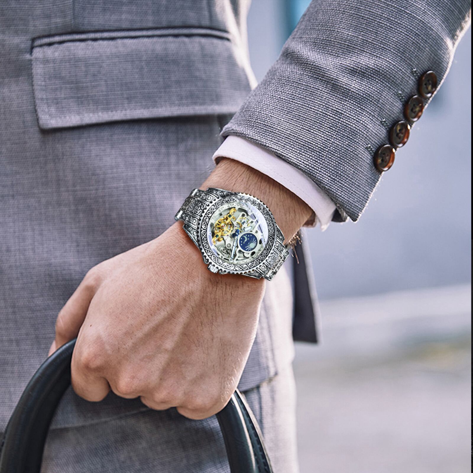 ムーン彫刻のワンポイント】メンズ機械式腕時計！他とは被らない派手が  