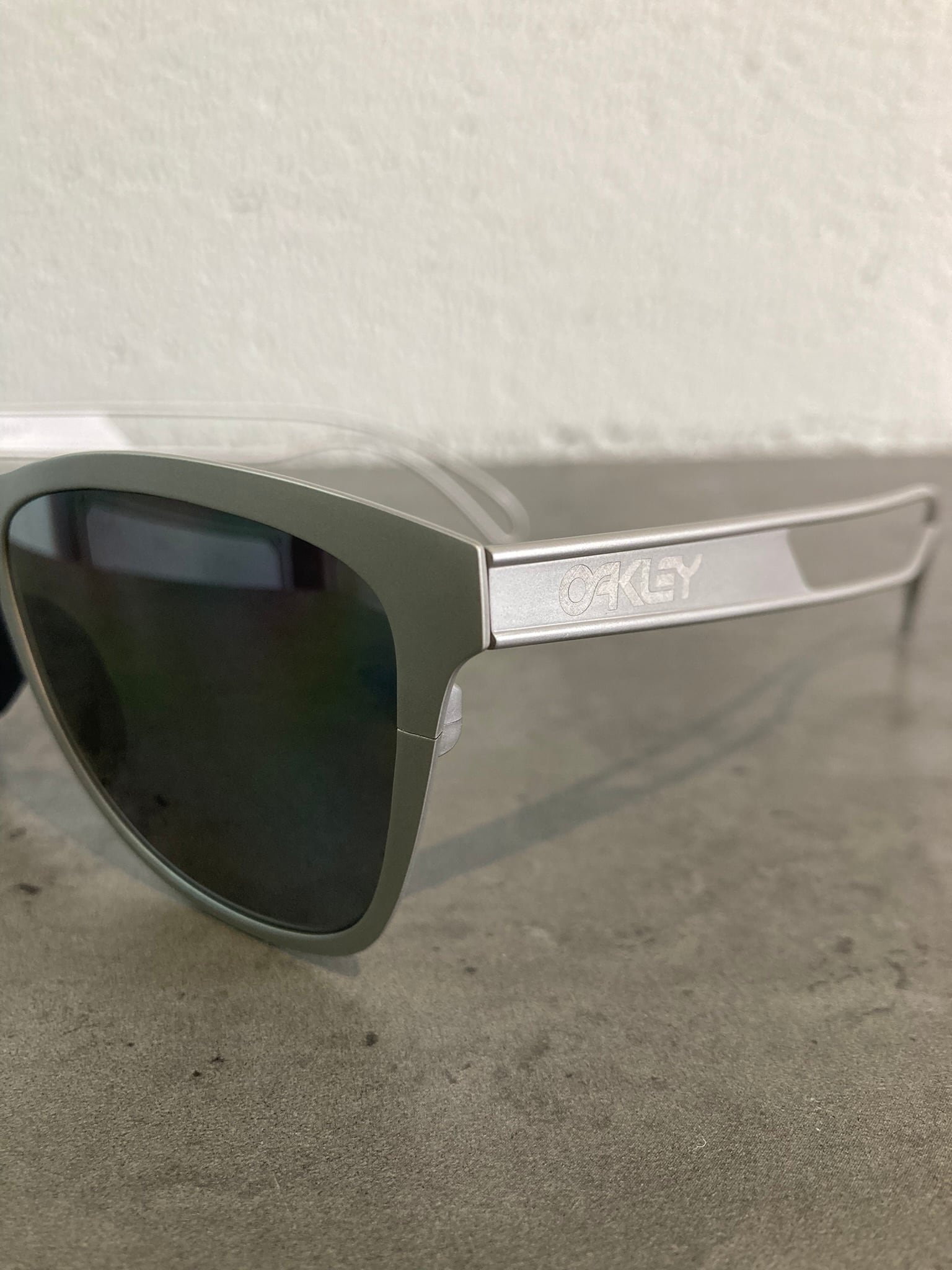 OAKLEY FROGSKINS TI | OSS札幌(オーエスエスサッポロ) OAKLEY・Ray 