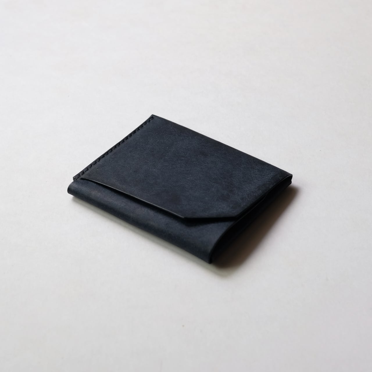 flat wallet - navy - プエブロ