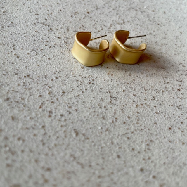mat flat hoop pierce／gold