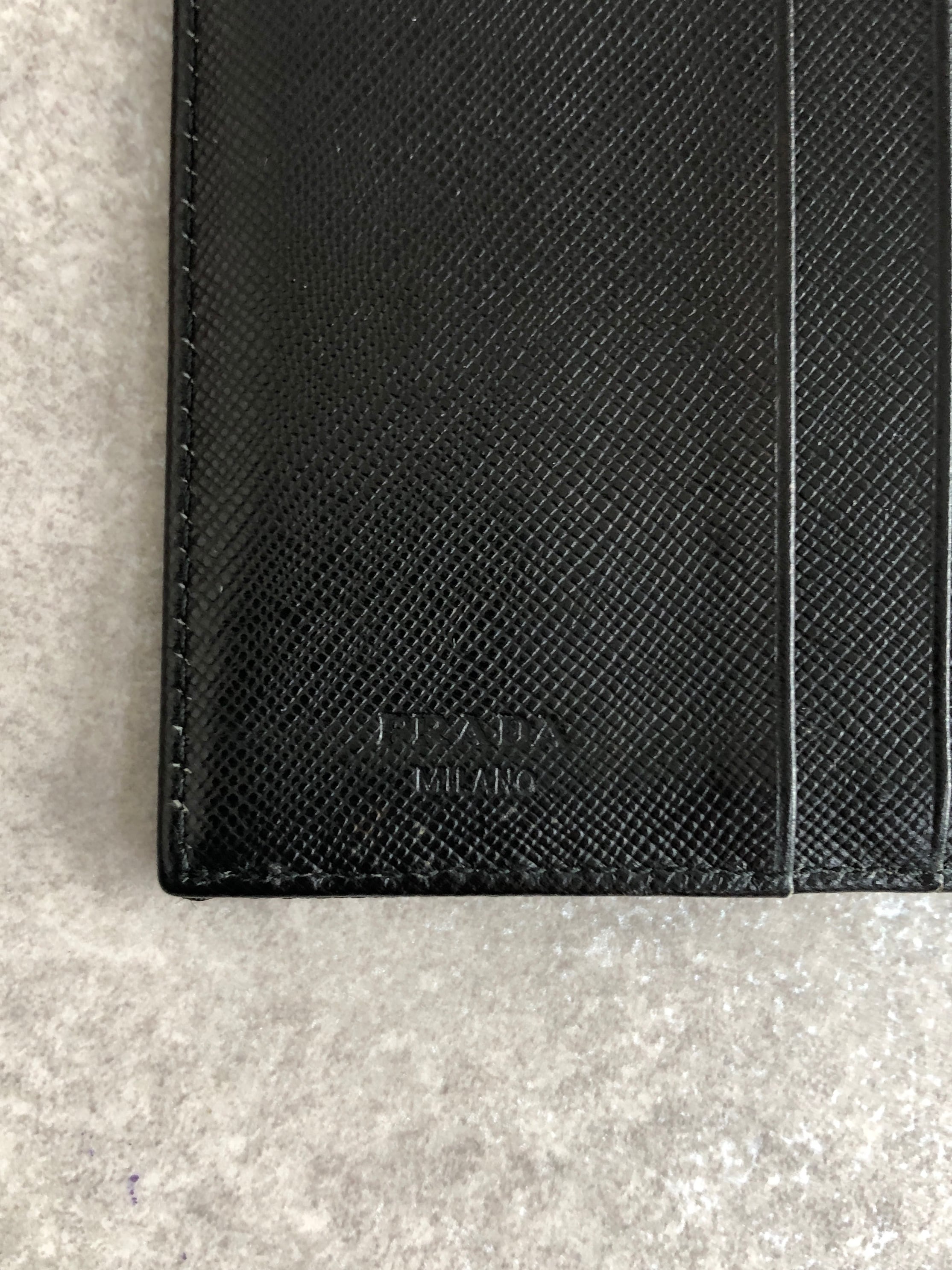 PRADA プラダ 財布 ブラック トライアングルロゴ ナイロン 3つ折り