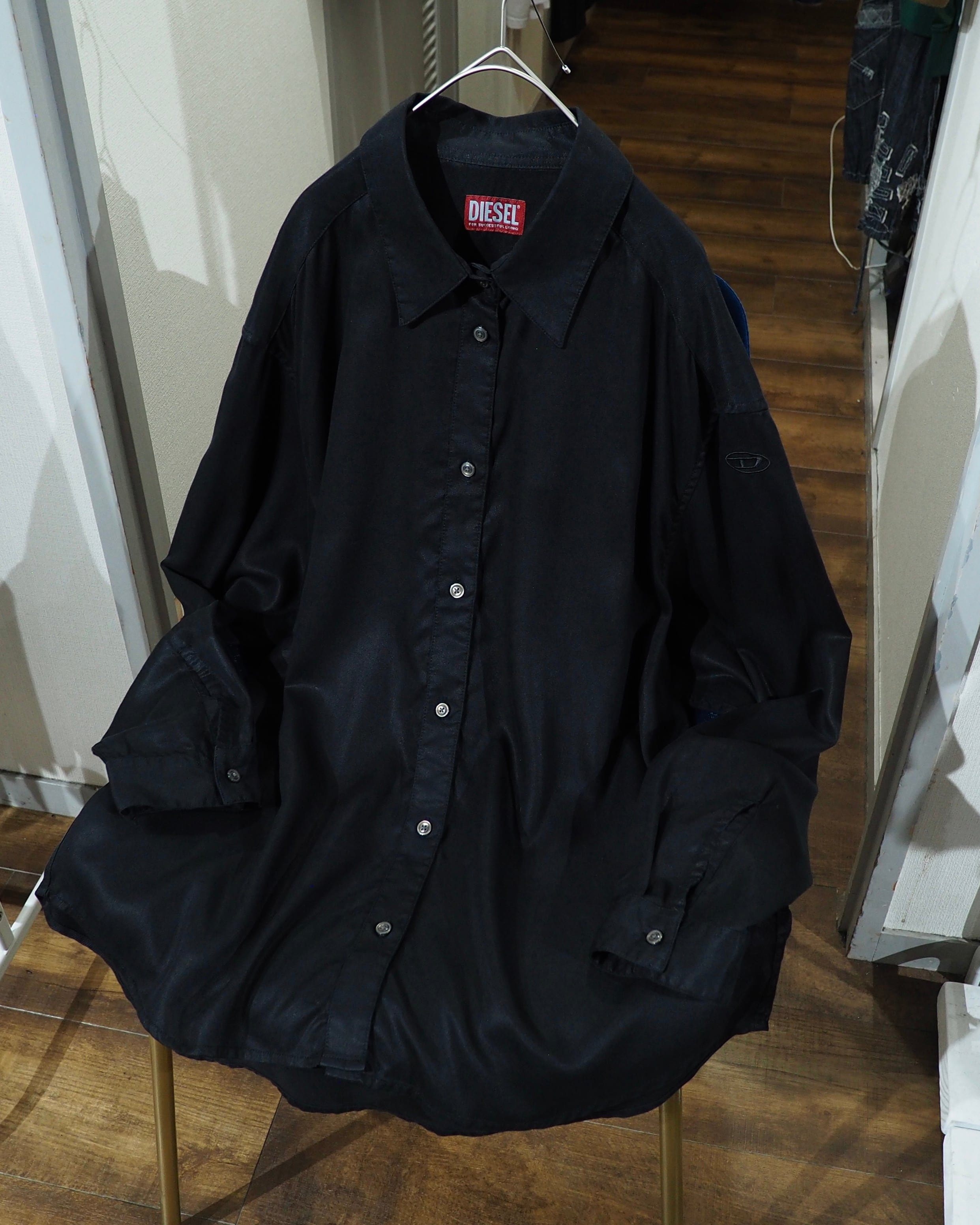 " DIESEL " D ‐ Logo Embroidery Black Drape Over Silhouette Shirt