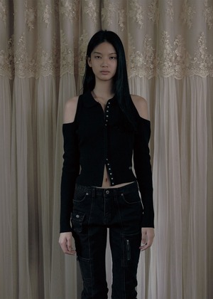 [BOHEMIAN SEOUL] SHOULDER HOLE HOOK CARDIGAN, BLACK 正規品 韓国ブランド 韓国通販 韓国代行 韓国ファッション bohemseo ボヘミアンソウル 日本 店舗