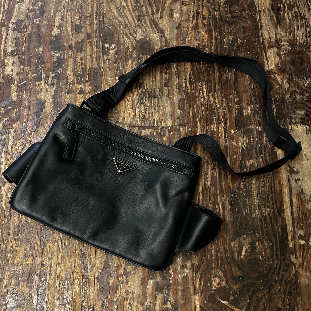 PRADA プラダ Leather Chest Messenger Bag 2vl013 ブラック バッグ 