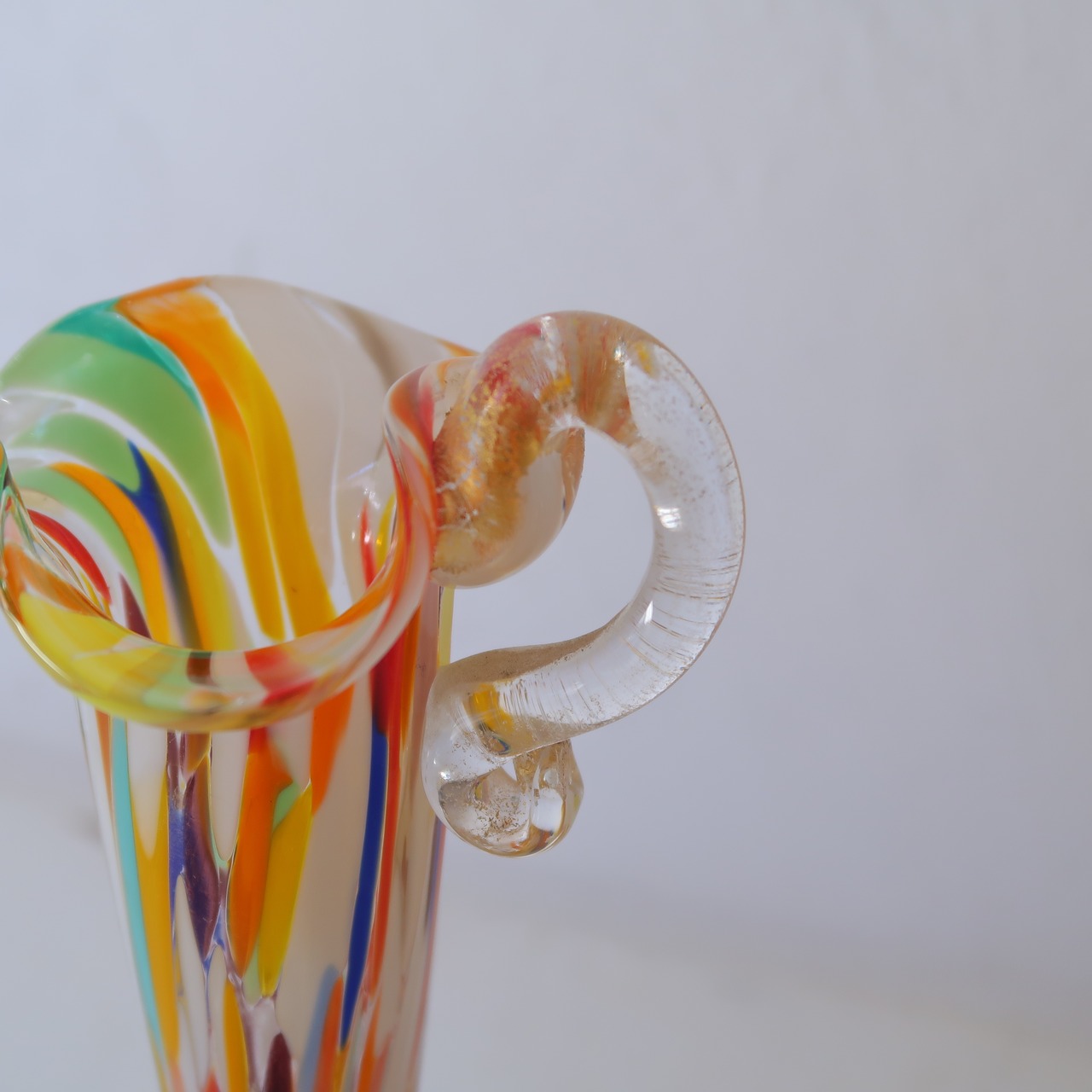 ヨーヨーみたいなマーブルの水差し