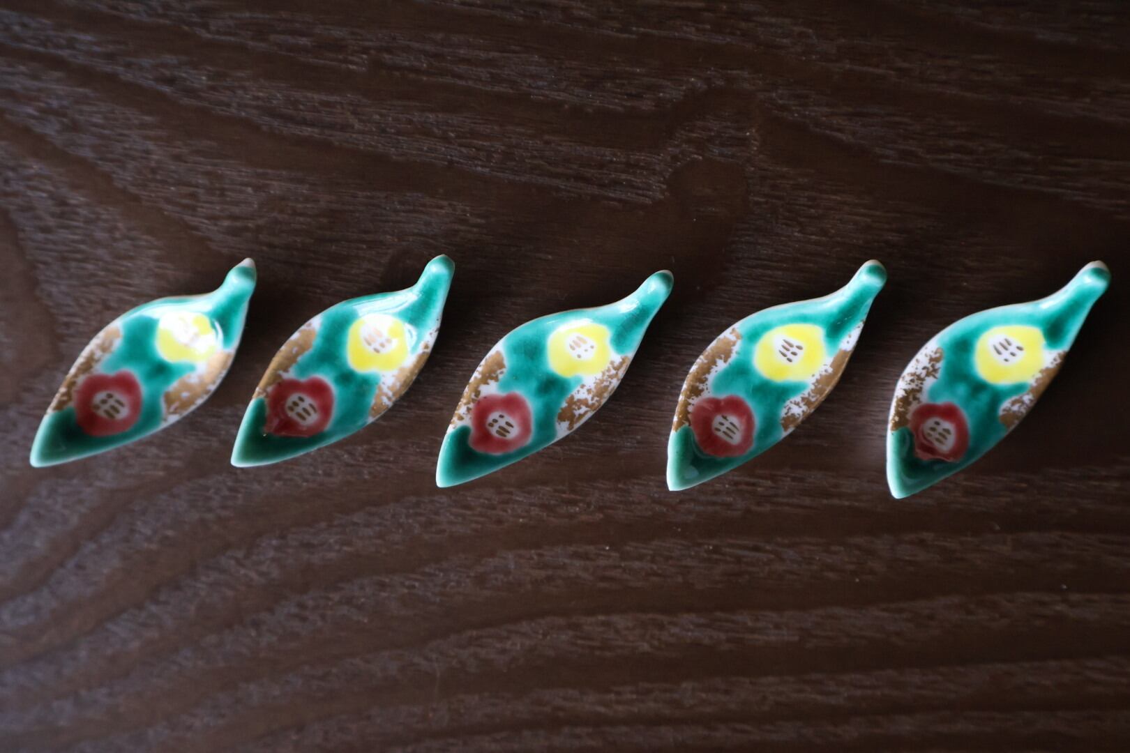 清水焼 木の葉 だみ椿 はし置