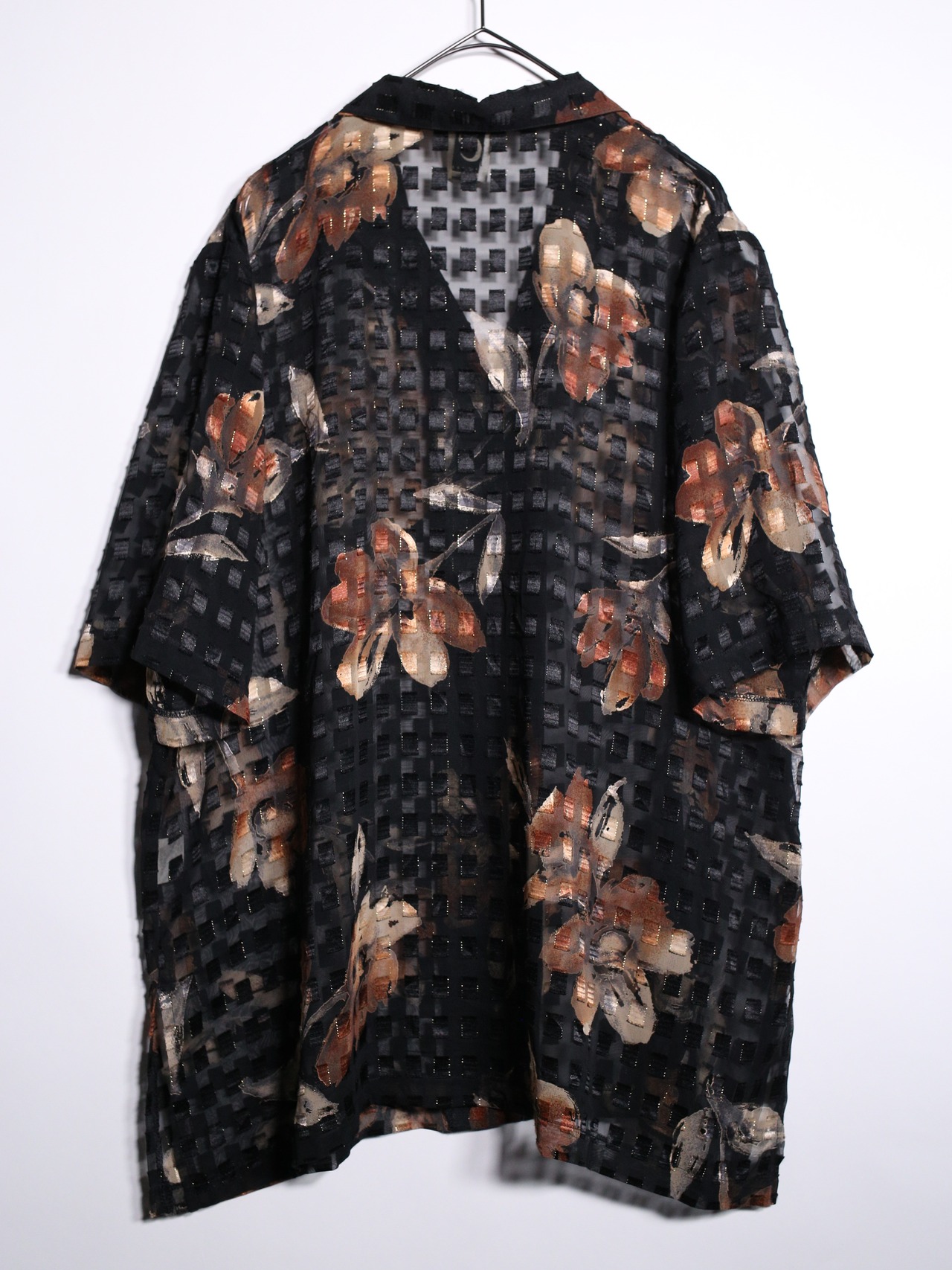 flower art graphic and many square pattern over silhouette s/s sheer shirt - 14