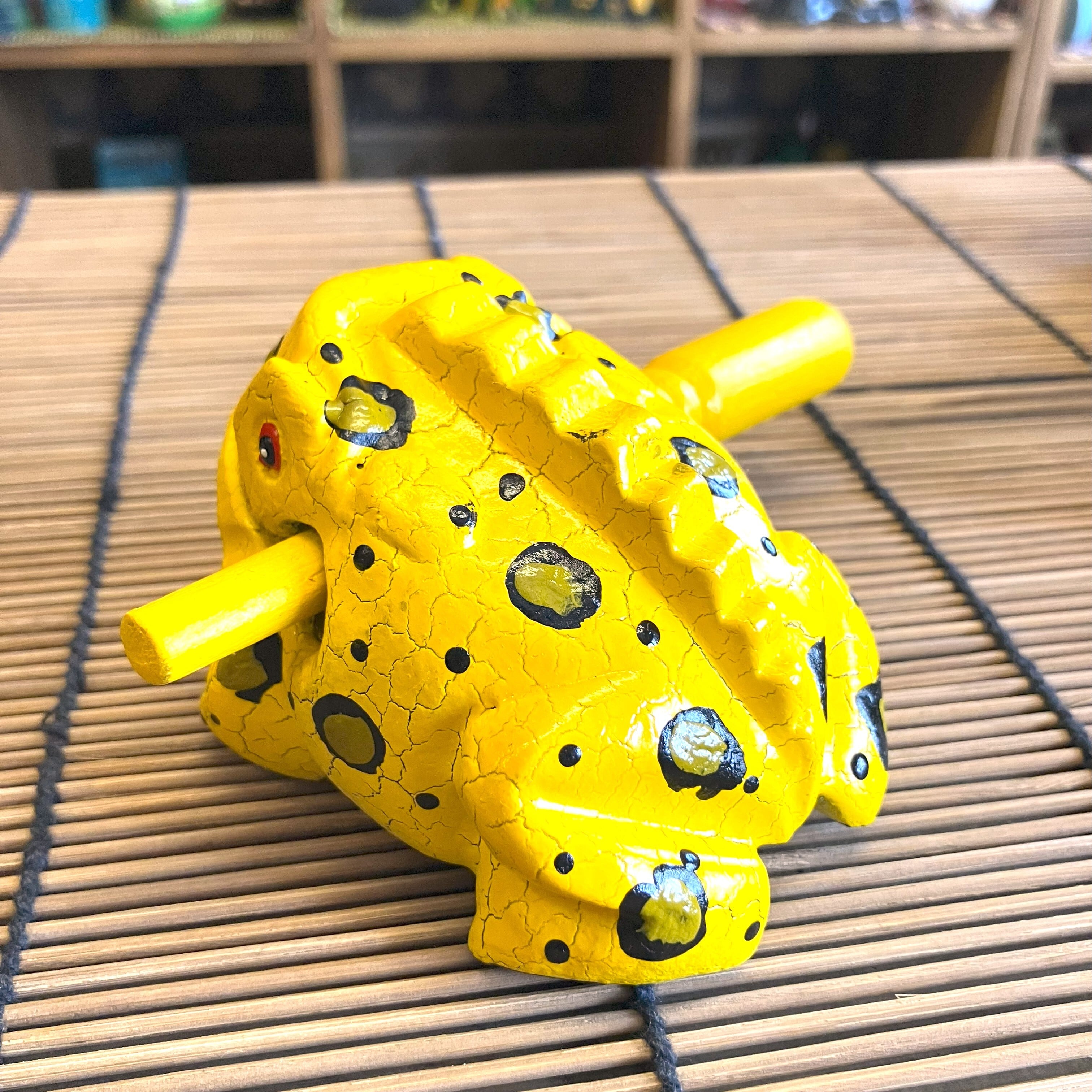 カエル 置物 ギロ 楽器 木製 イエロー タイ製 | ten6duca