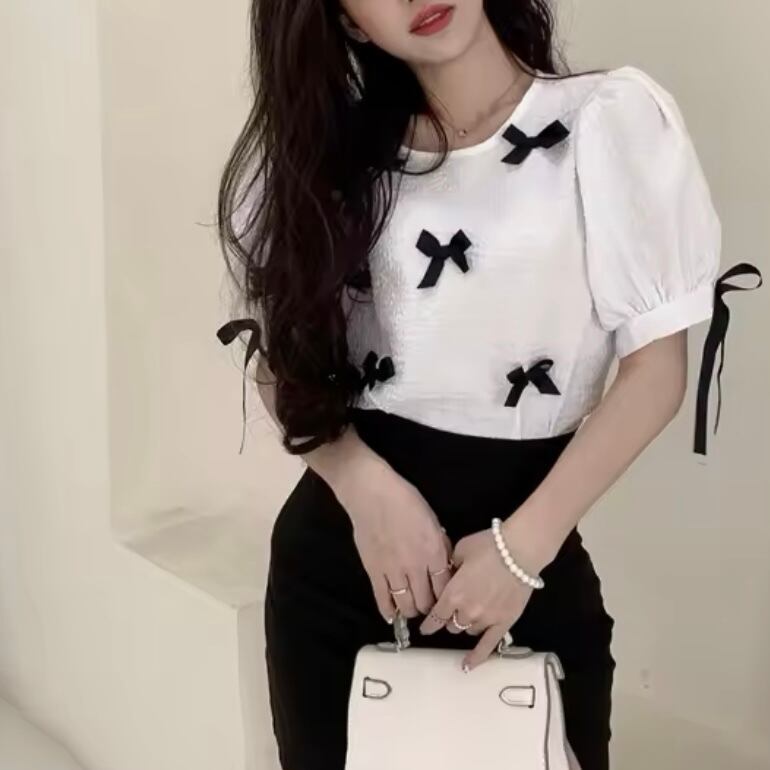 パフスリーブリボントップス