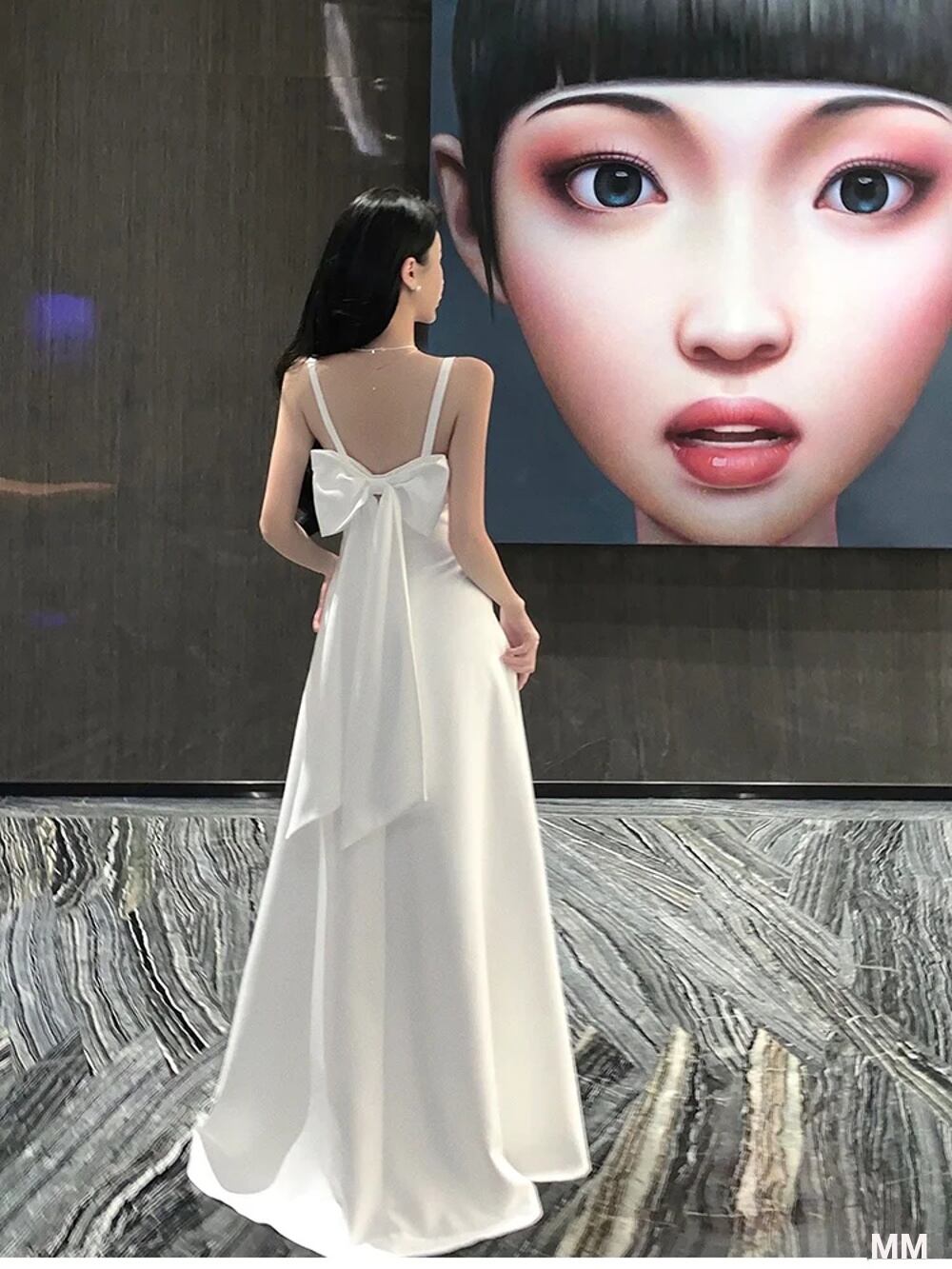 女性のためのVネックイブニングドレス,裸の背中と官能的な衣装