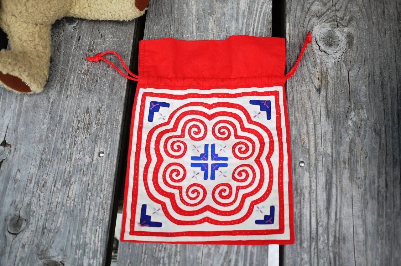 モラ刺繍の巾着袋 MOLA モラキルト パナマ 民族衣装 クナ族 | こりすの