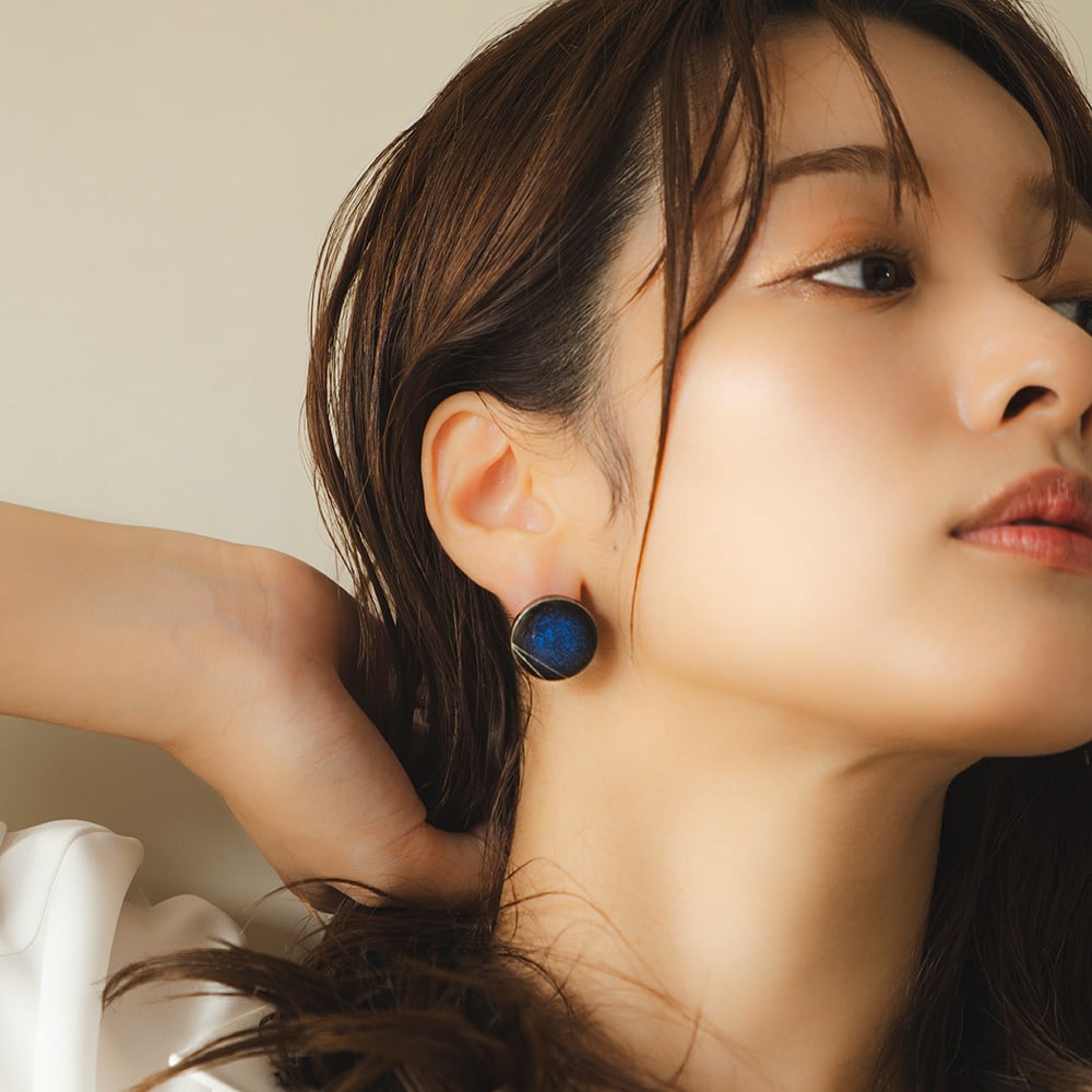 美濃焼陶器×彫刻【carve】斜映 ピアス / イヤリング｜藍（あい